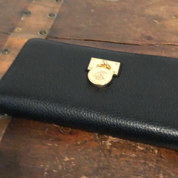 Micheal Kor.  Hamilton bag - Picture 4 of 8